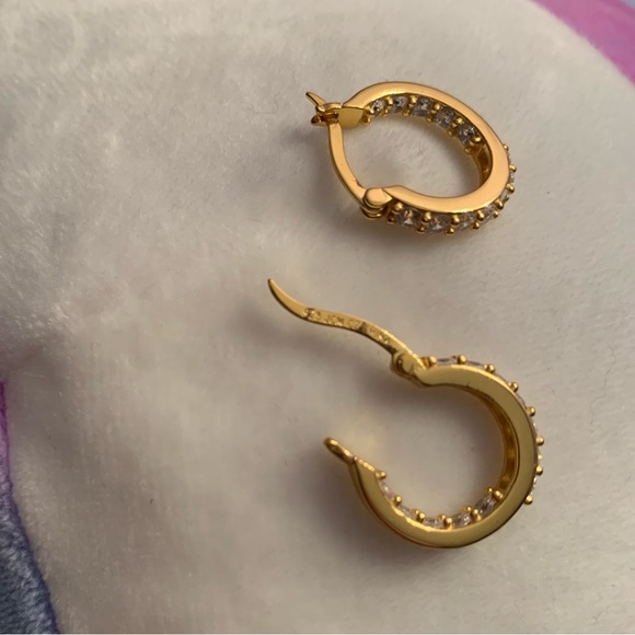 Small hoop earrings - Picture 6 of 9